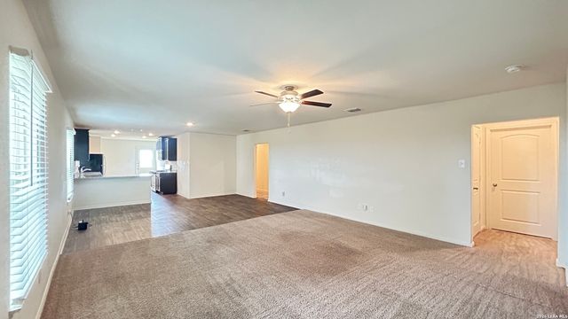15115 HARBOR LNDG, Von Ormy, TX 78073