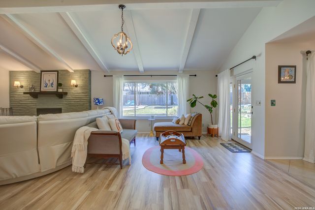 409 Oakwood, New Braunfels, TX 78130