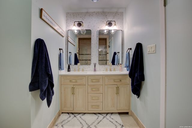 409 Oakwood, New Braunfels, TX 78130