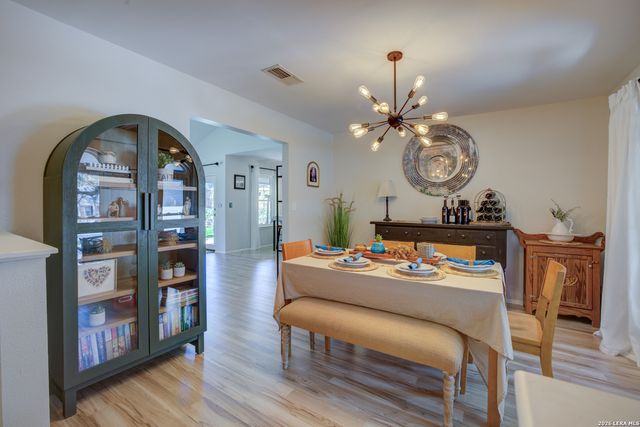 409 Oakwood, New Braunfels, TX 78130