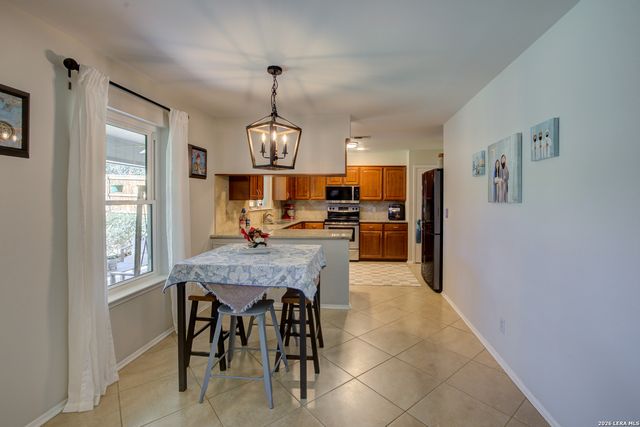 409 Oakwood, New Braunfels, TX 78130