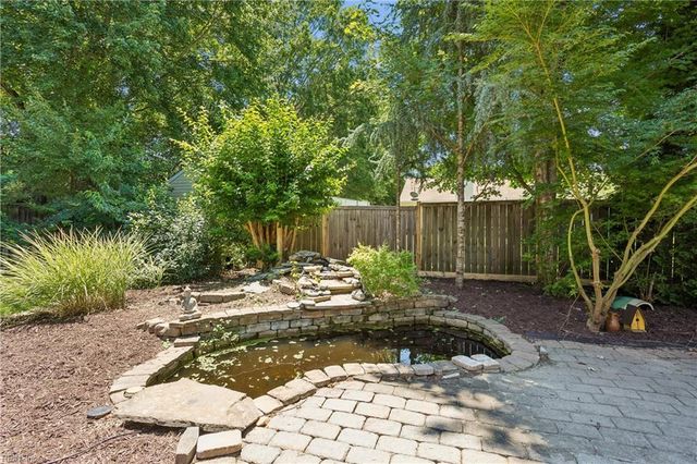 109 Knollwood DR, Williamsburg, VA 23188