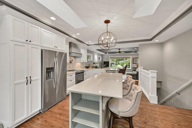 7232 Dartmoor AVENUE, Greendale, WI 53129
