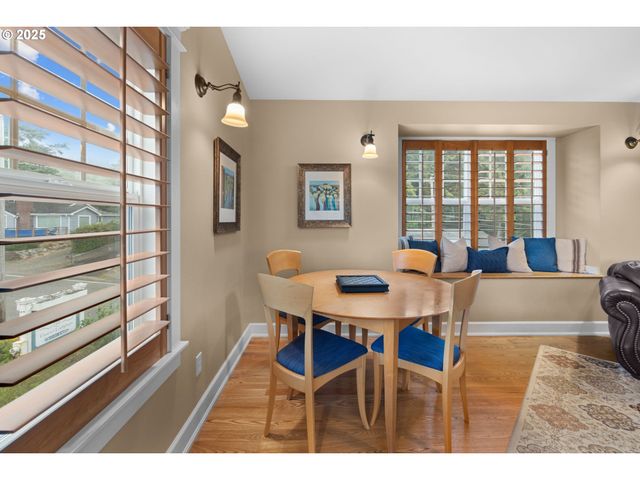 131 W NEBESNA St, Cannon Beach, OR 97110