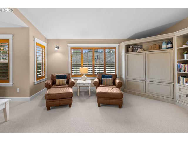 131 W NEBESNA St, Cannon Beach, OR 97110