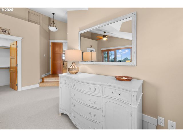 131 W NEBESNA St, Cannon Beach, OR 97110