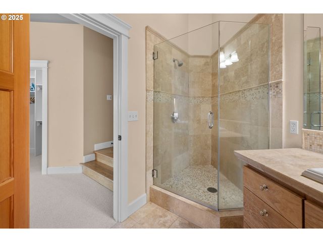 131 W NEBESNA St, Cannon Beach, OR 97110