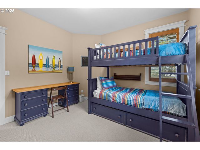 131 W NEBESNA St, Cannon Beach, OR 97110