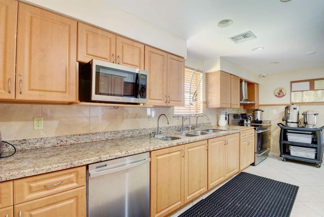 9930 Frangipani Tree Way B, Boynton Beach, FL 33436