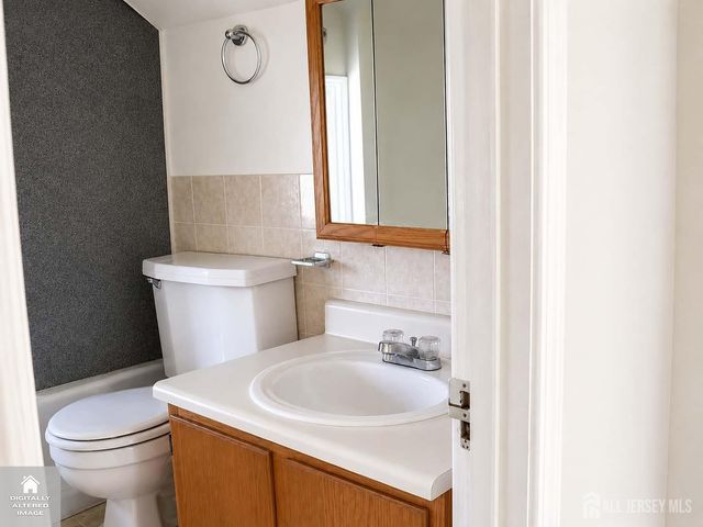 301 Penfield Place 301, Dunellen, NJ 08812