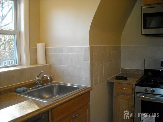 301 Penfield Place 301, Dunellen, NJ 08812