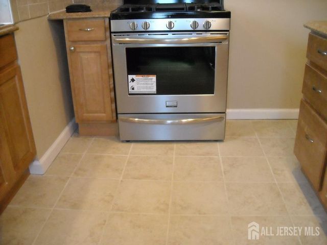 301 Penfield Place 301, Dunellen, NJ 08812