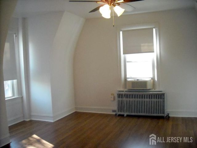301 Penfield Place 301, Dunellen, NJ 08812