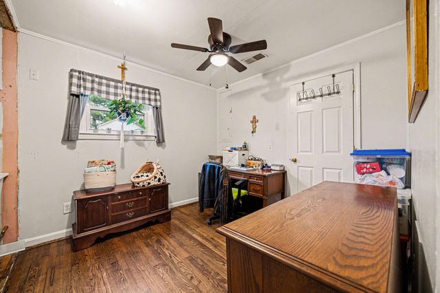 4 Woodland Avenue, Florence, KY 41042