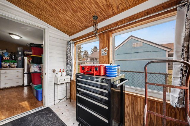 4 Woodland Avenue, Florence, KY 41042