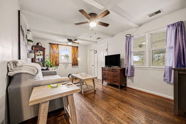 4 Woodland Avenue, Florence, KY 41042