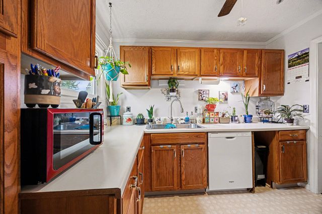 4 Woodland Avenue, Florence, KY 41042