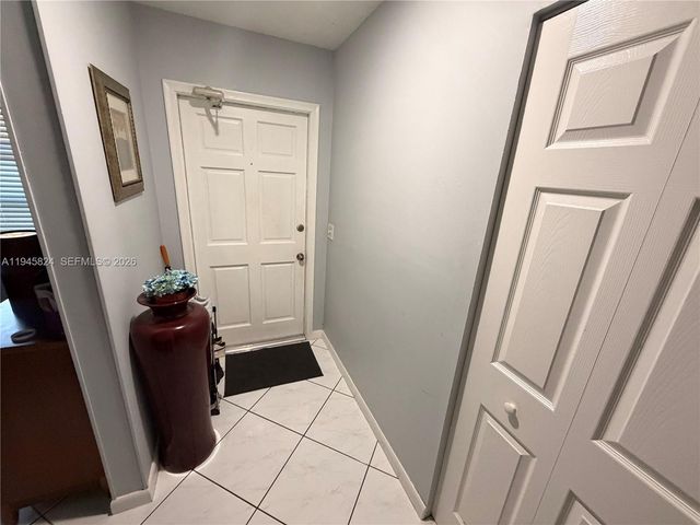 9601 NW 16th St, Pembroke Pines, FL 33024