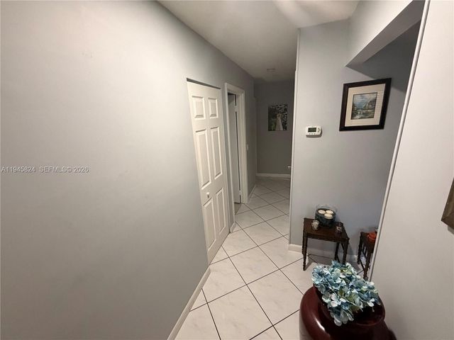 9601 NW 16th St, Pembroke Pines, FL 33024