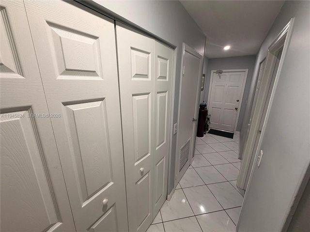 9601 NW 16th St, Pembroke Pines, FL 33024