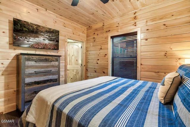 410 Southern Sun Way, Pigeon Forge, TN 37863