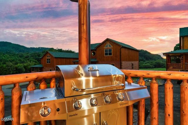 410 Southern Sun Way, Pigeon Forge, TN 37863