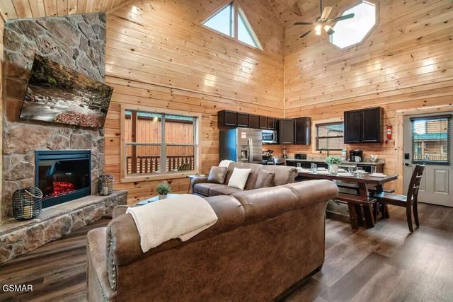 410 Southern Sun Way, Pigeon Forge, TN 37863