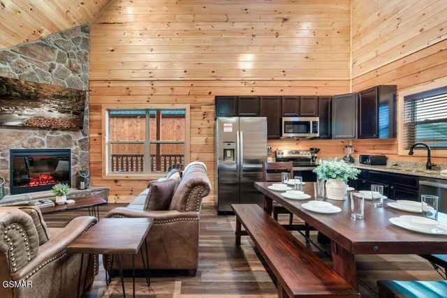 410 Southern Sun Way, Pigeon Forge, TN 37863