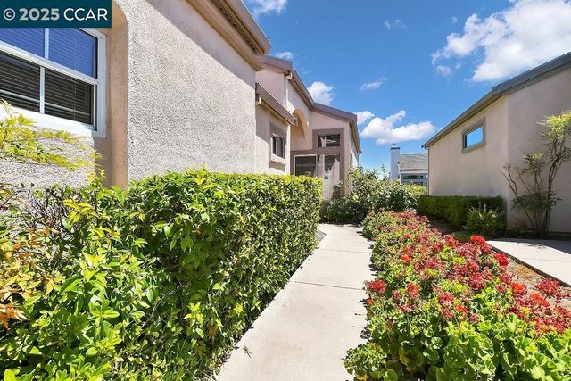 1570 Crispin Dr, Brentwood, CA 94513