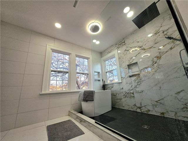 800 Valentine Road, Kansas City, MO 64111