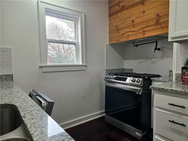 800 Valentine Road, Kansas City, MO 64111