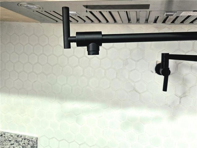 800 Valentine Road, Kansas City, MO 64111