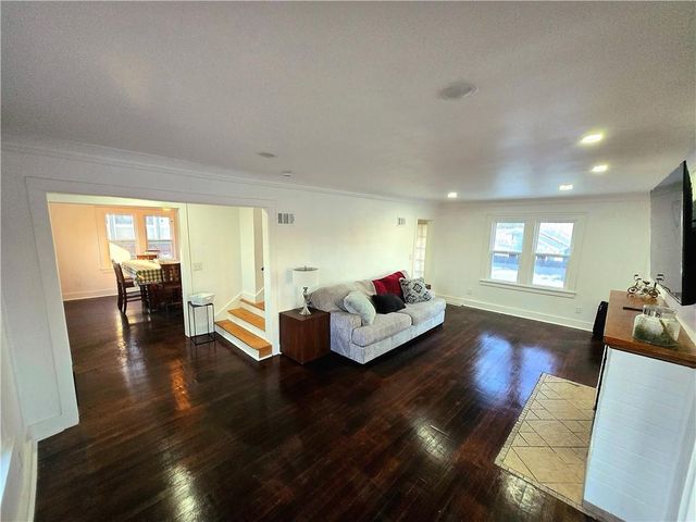 800 Valentine Road, Kansas City, MO 64111