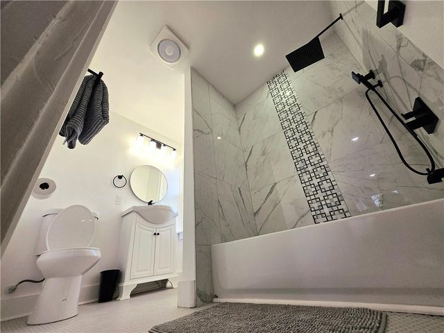 800 Valentine Road, Kansas City, MO 64111