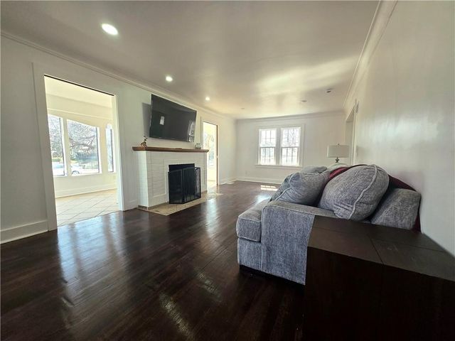 800 Valentine Road, Kansas City, MO 64111