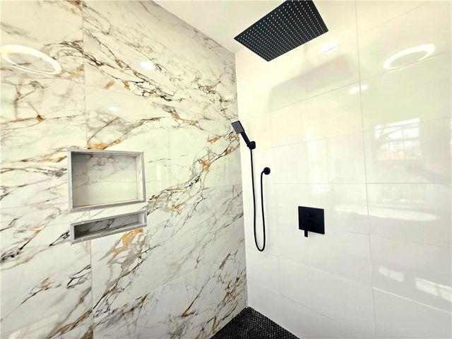 800 Valentine Road, Kansas City, MO 64111