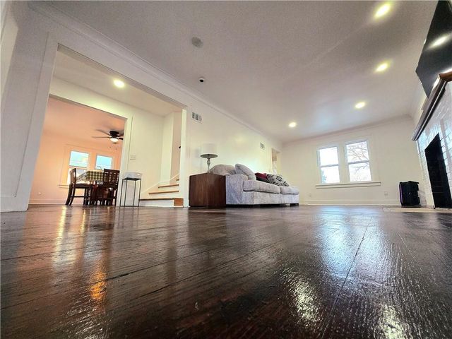 800 Valentine Road, Kansas City, MO 64111