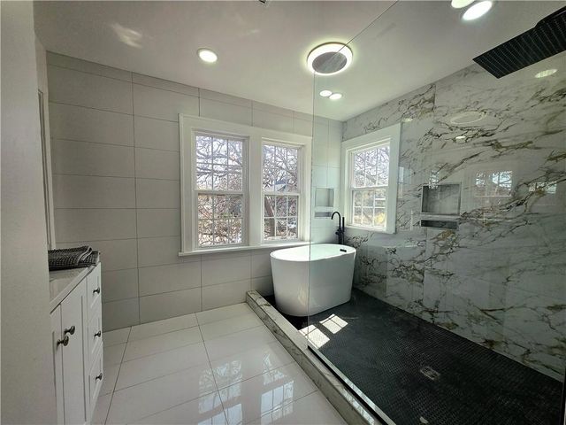 800 Valentine Road, Kansas City, MO 64111