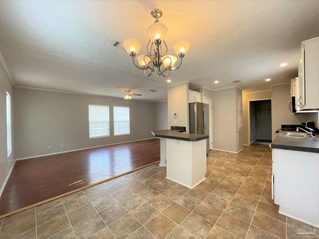 814 N E St, Pensacola, FL 32501