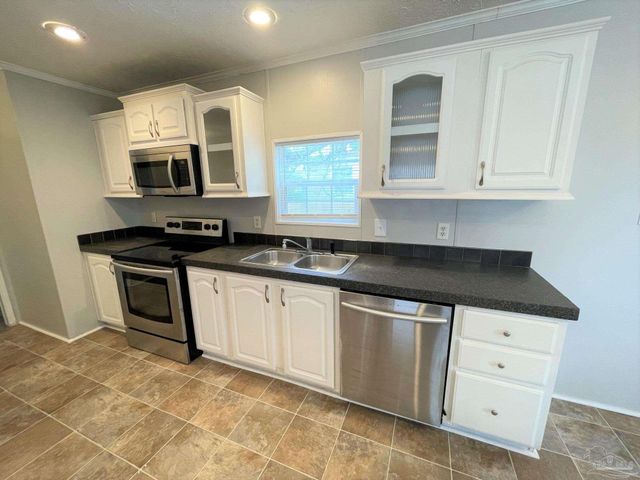 814 N E St, Pensacola, FL 32501