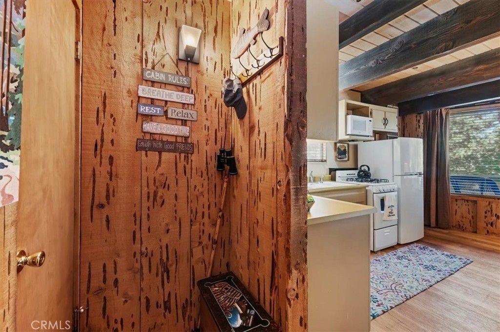 Image 13 of property listing at 424 Garrick, Big Bear City, CA 92314