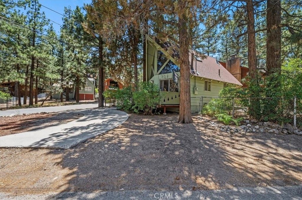 Image 22 of property listing at 424 Garrick, Big Bear City, CA 92314