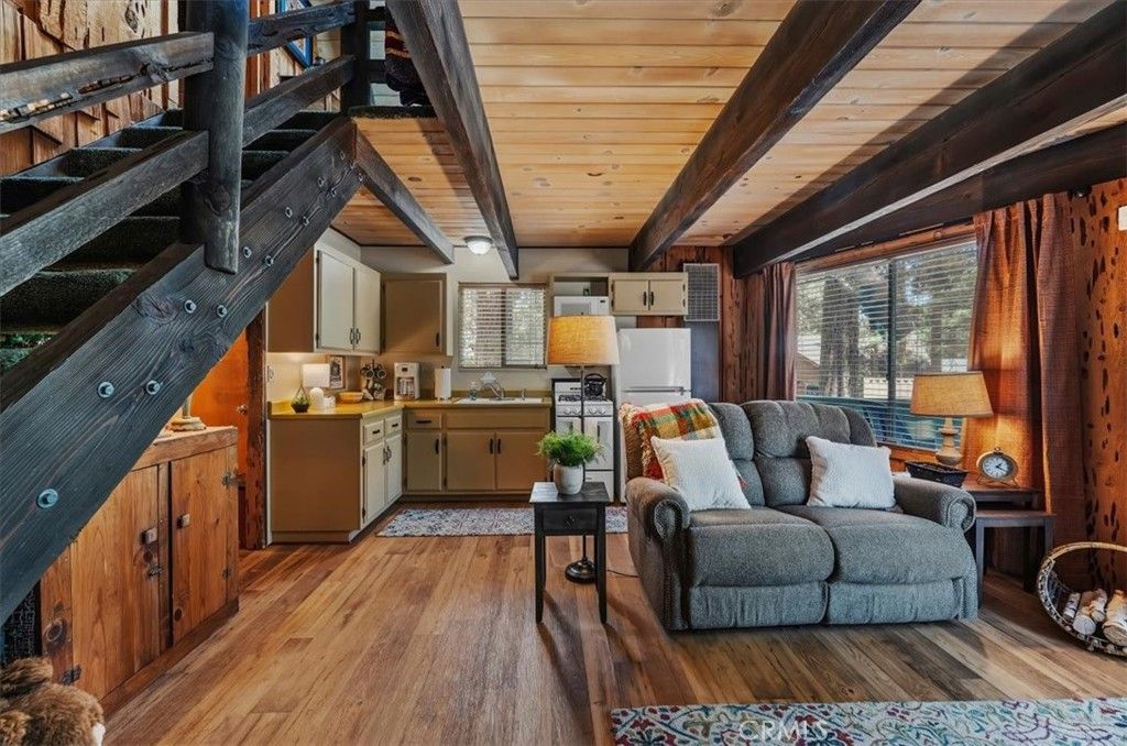 Image 4 of property listing at 424 Garrick, Big Bear City, CA 92314