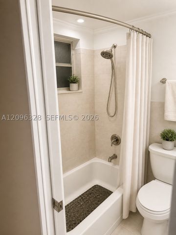 180 NE 12th Ave 16E, Hallandale Beach, FL 33009