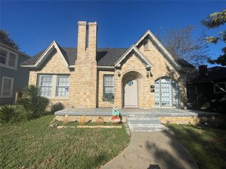 1009 E Humbolt Street, Fort Worth, TX 76104