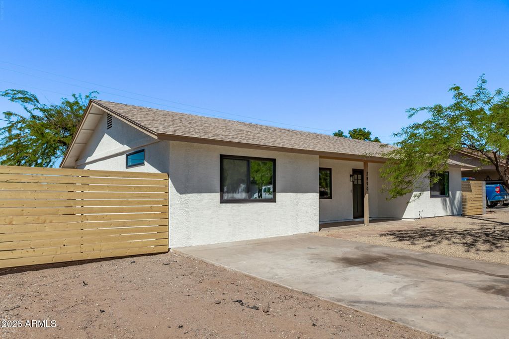 Image 2 of property listing at 2890 S MARIPOSA Road, Apache Junction, AZ 85119