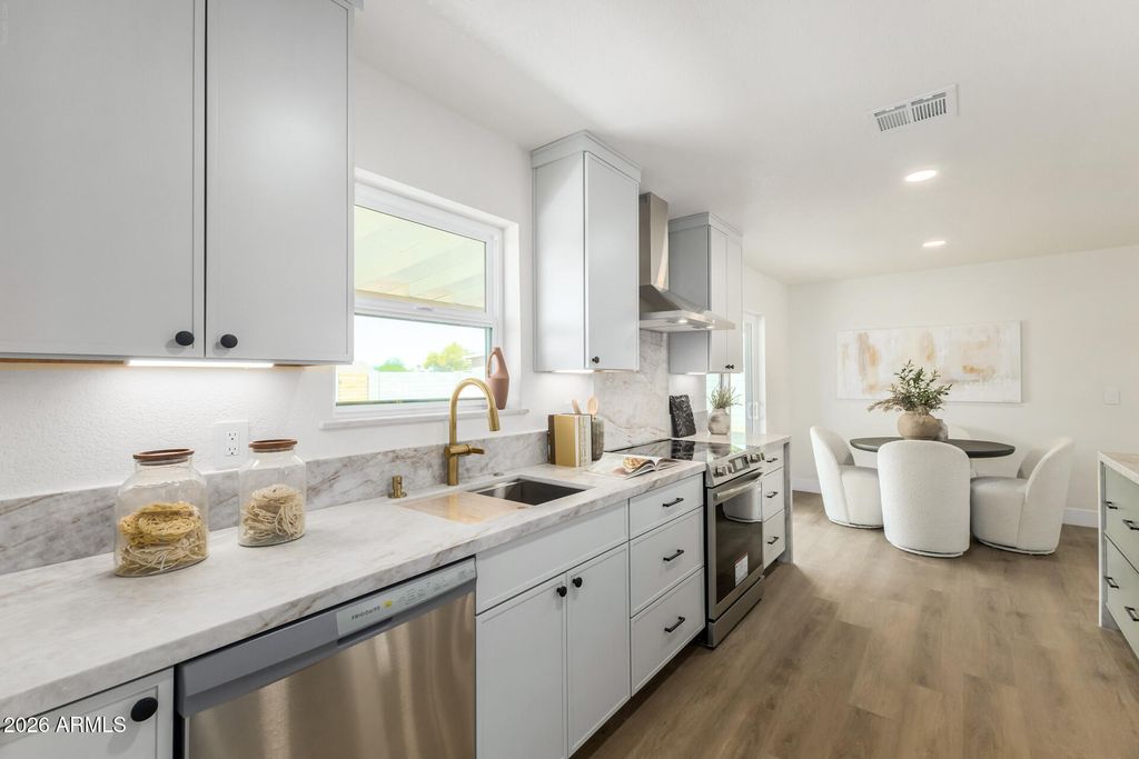 Image 9 of property listing at 2890 S MARIPOSA Road, Apache Junction, AZ 85119