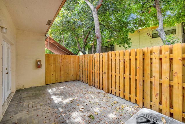 3055 Riverside Drive 3, Coral Springs, FL 33065