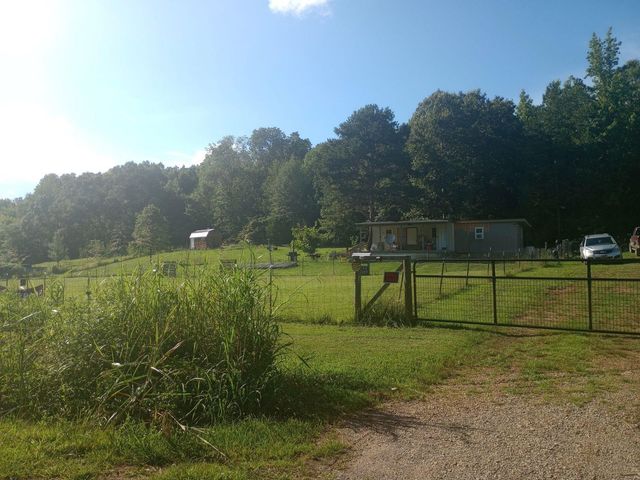 490 EARLY BIRD LN, Savannah, TN 38372