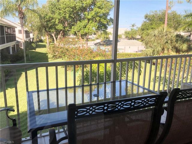 975 Partridge CIR 202, Naples, FL 34104